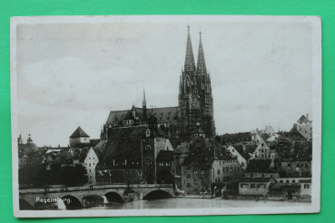 AK Regensburg / 1930 / Ortsansicht / Dom Steinerne Brücke